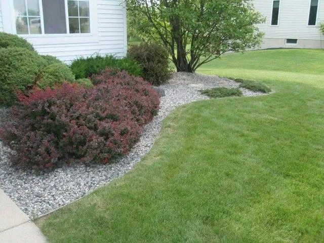 Landscaping with gravel edging