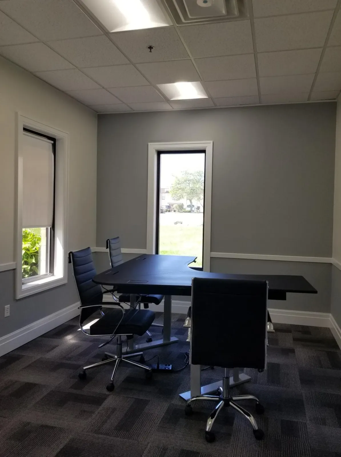 Office2-min.jpg