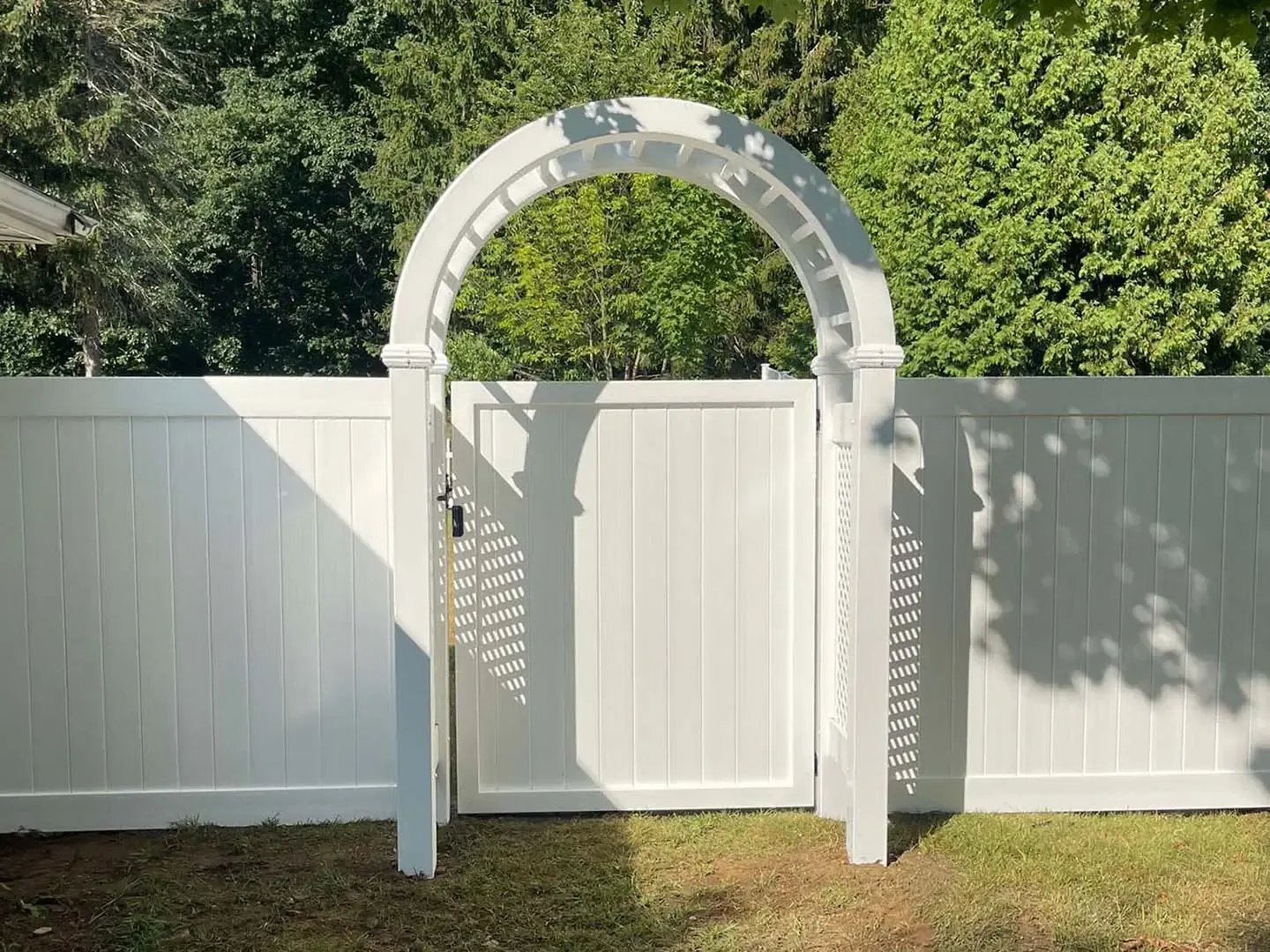 work photo from newenglandfencesinc.com