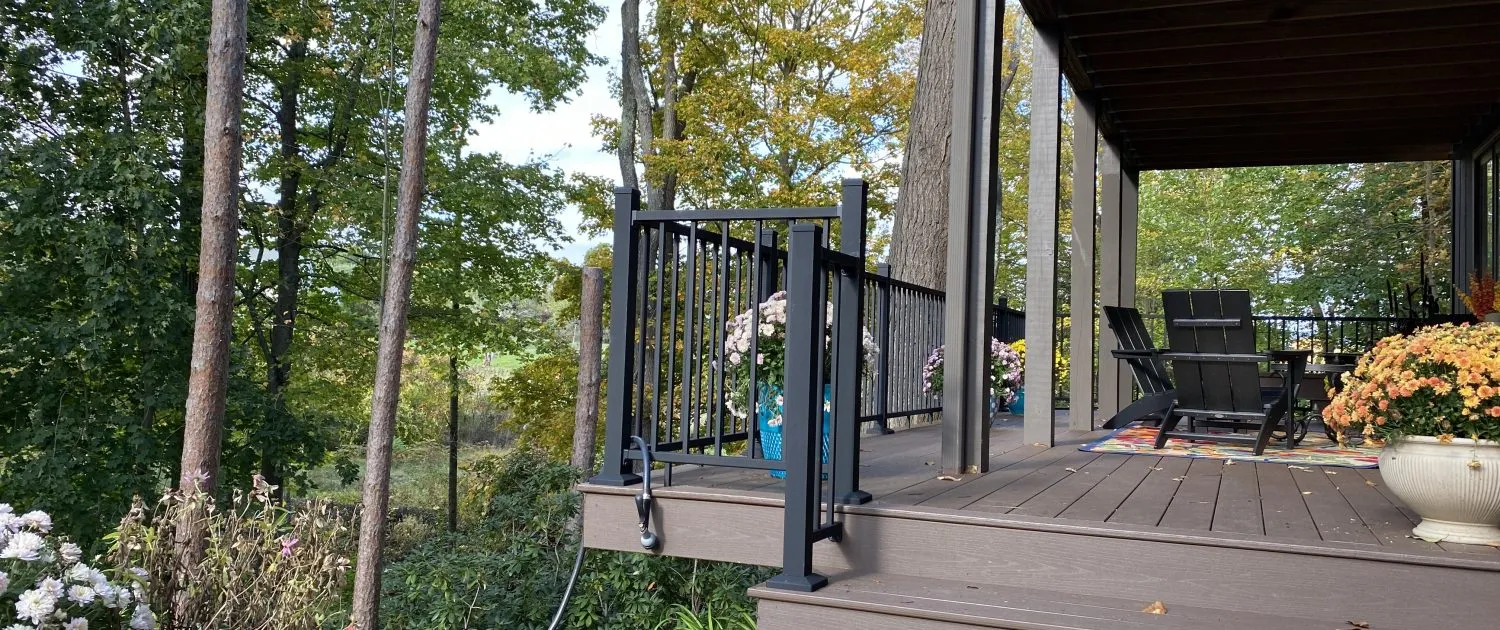 DECK 30 X12 ALUMINUM RAILING VINYL DECKING