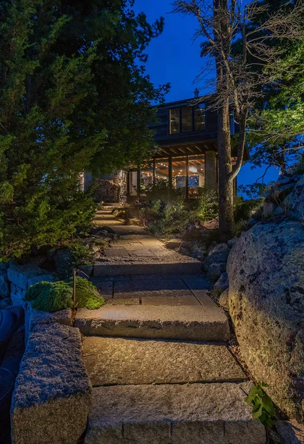 work photo from northernoutdoorlighting.com