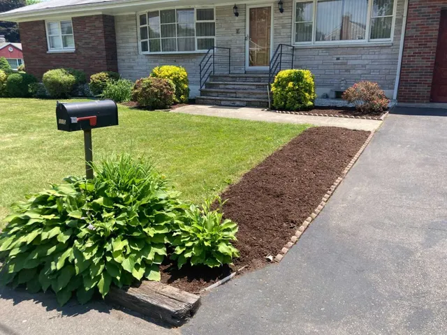 work photo from fourseason-landscaping.com