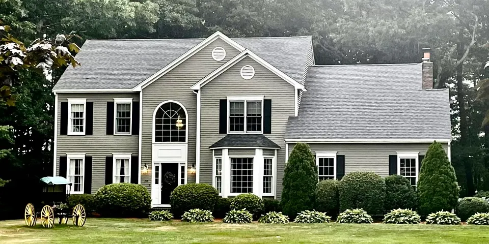 Completed roof on a colonial home