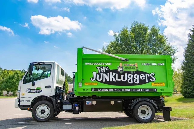 The Junkluggers of Greater Boston work photo