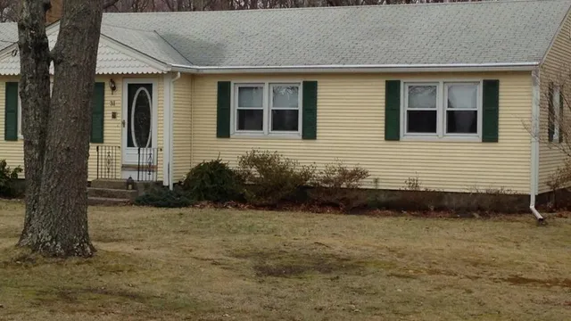 work photo from oceanstatepressurewashing.com
