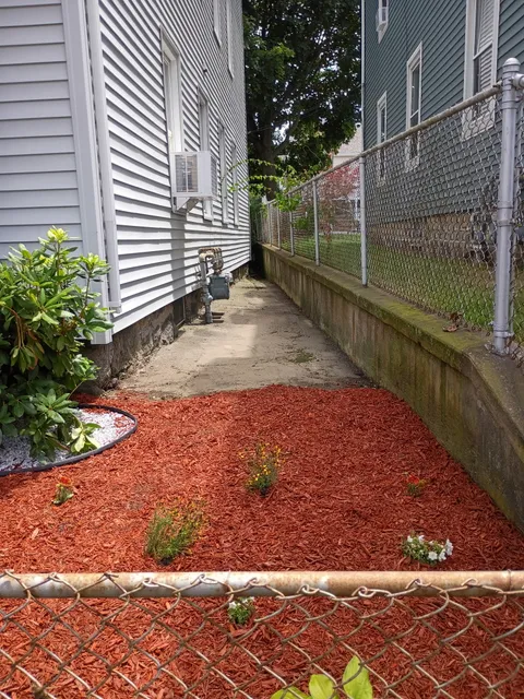 EA Lawncare Professionals work photo