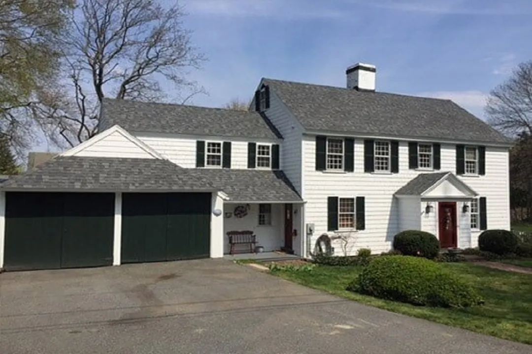 Damphousse Roofing LLP