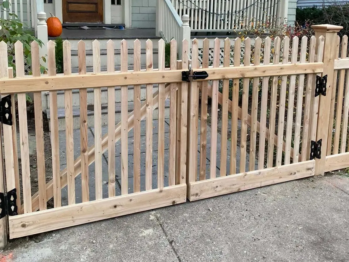 work photo from newenglandfencesinc.com