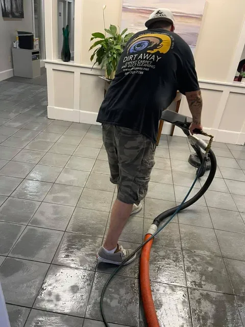 work photo from dirtawaycarpetcleaning.com