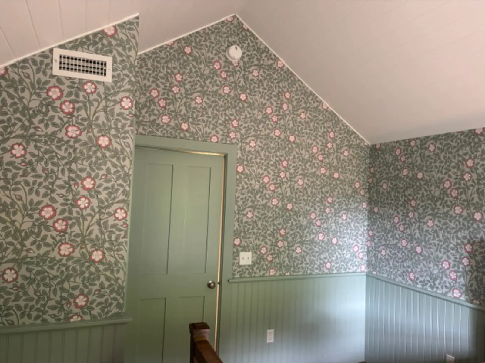 work photo from burnetterwallpaperandpainting.com