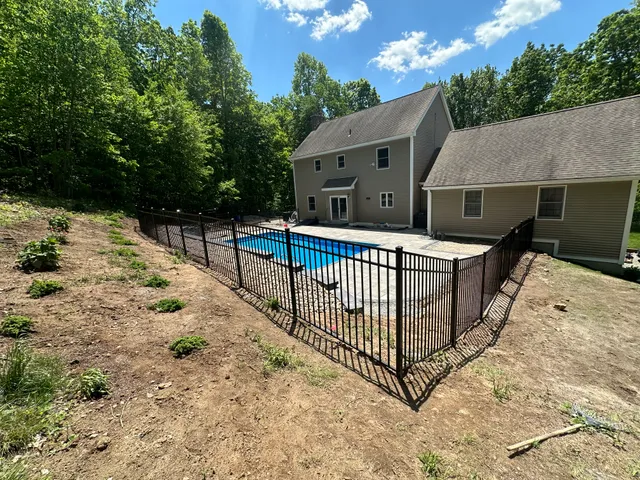 AMG Royal Fence LLC work photo