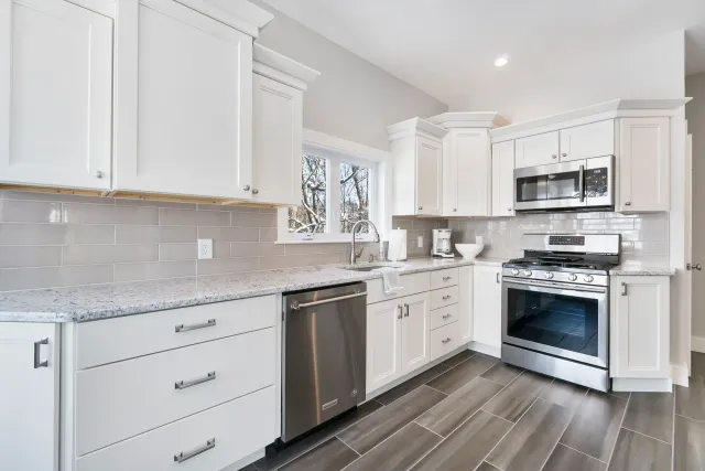 kitchen remodeling contractor