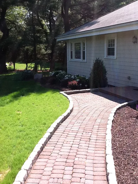 work photo from smittys-landscaping.com