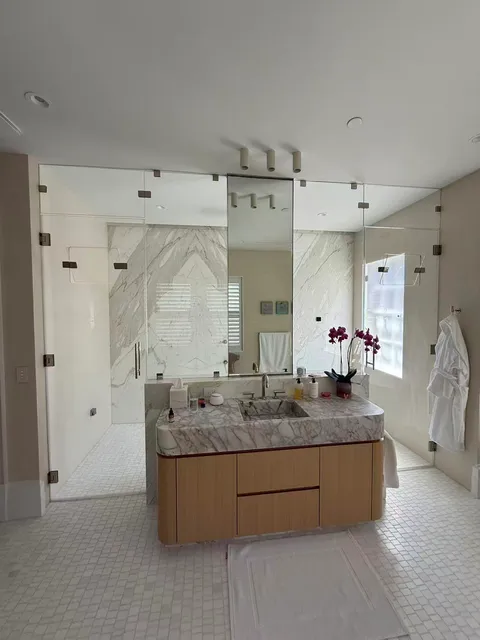 Fastshowerdoors work photo