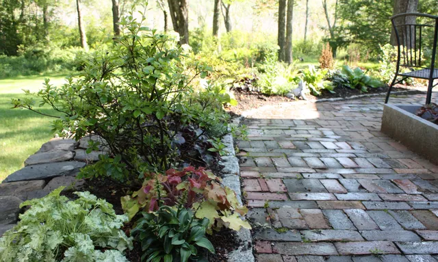 work photo from gardenroomslandscapedesign.com