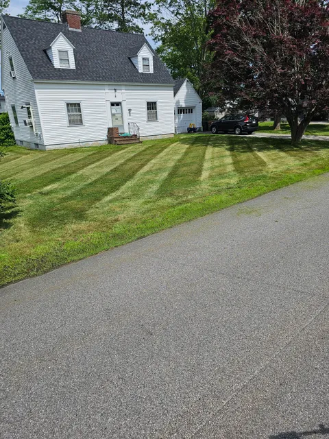 Ellingwood Lawn Care work photo