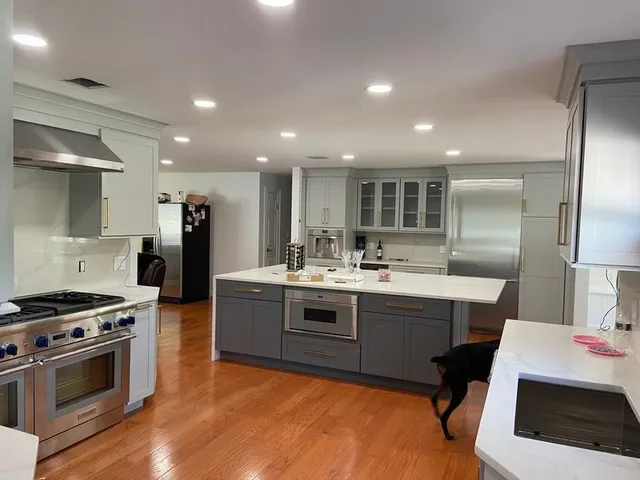 work photo from paulsqualitykitchens.com