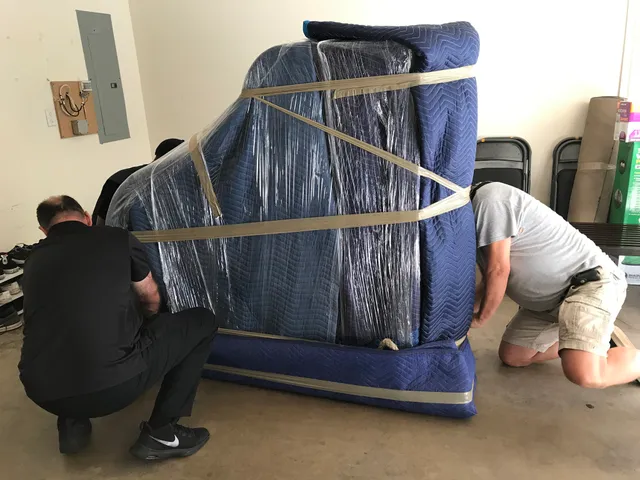 EZ MOVING work photo