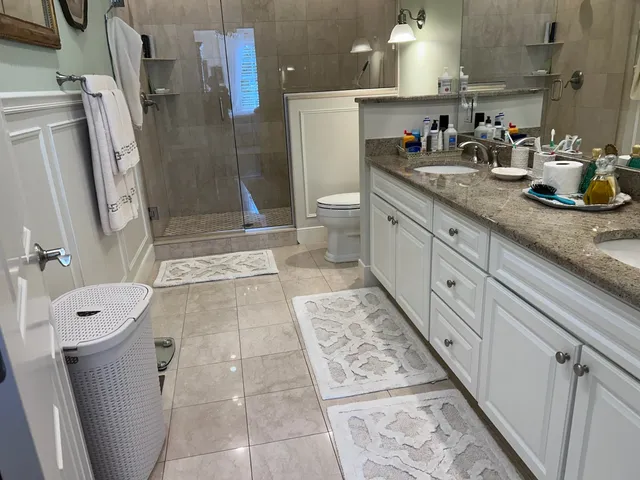 Cleaning Glenda work photo