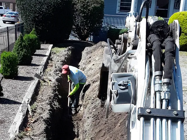 work photo from asphaltdrivewaysolutions.com