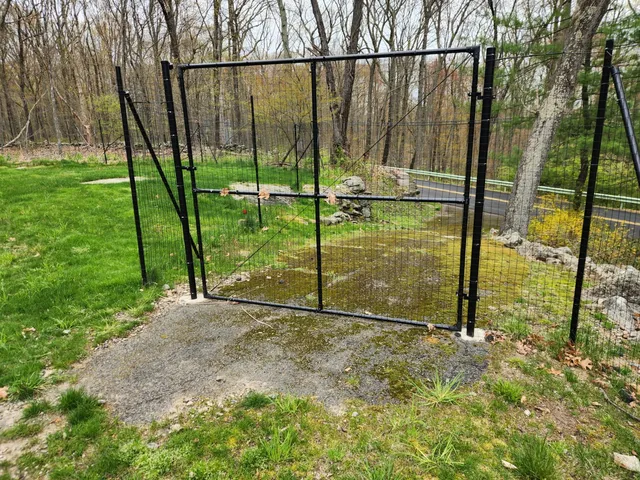work photo from djlandscapingservicesllc.com