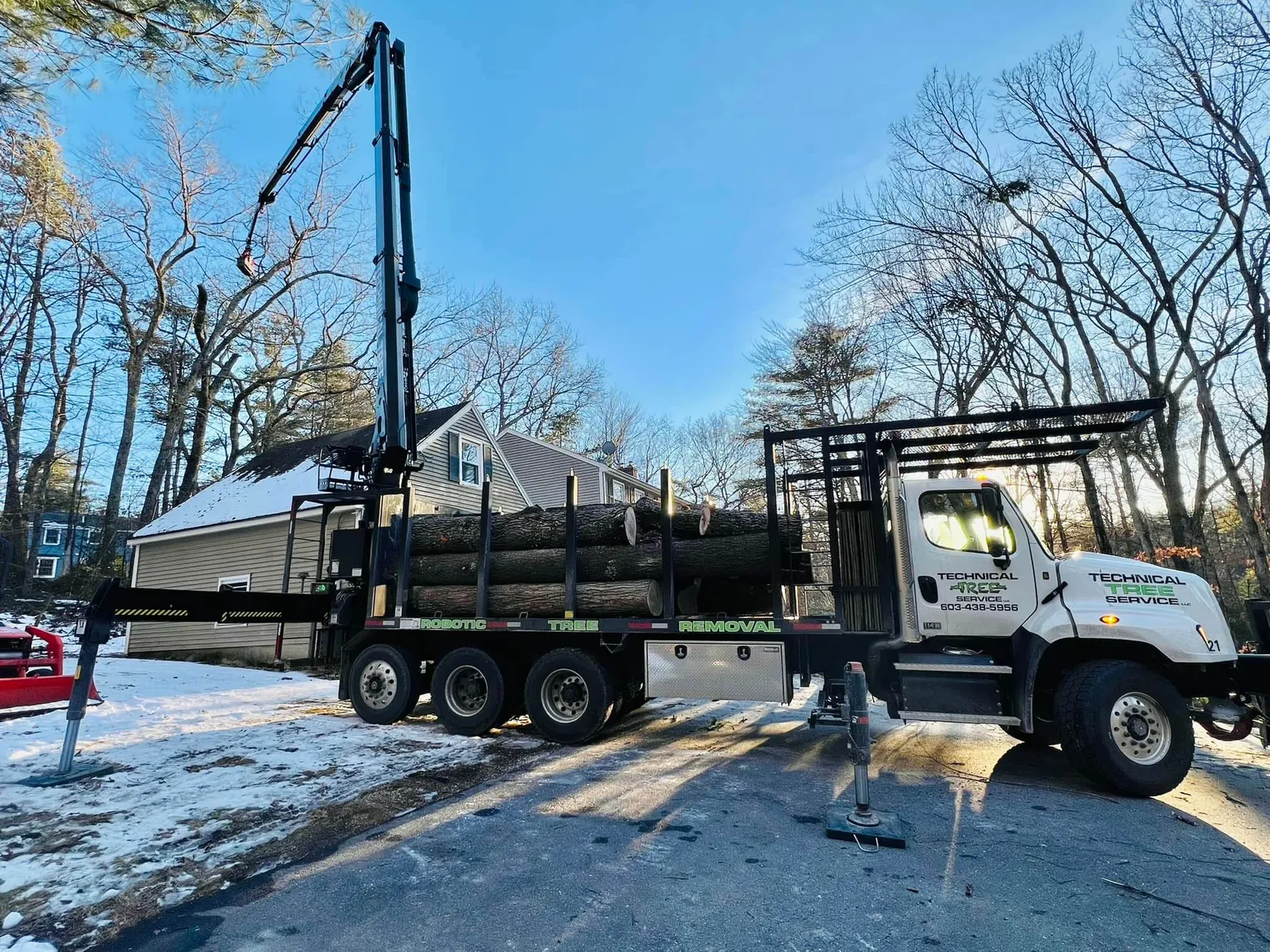 work photo from technicaltreeservice.com