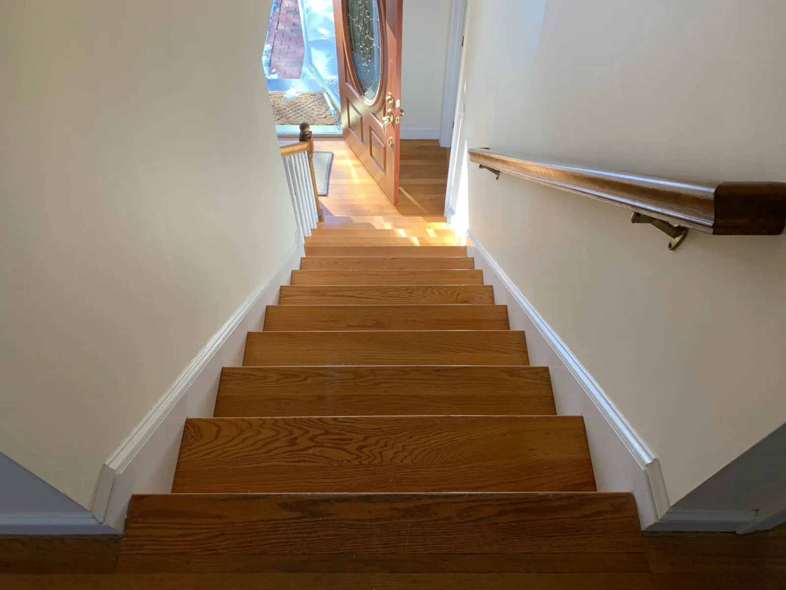 Serene Ascension: Wood-Clad Staircase