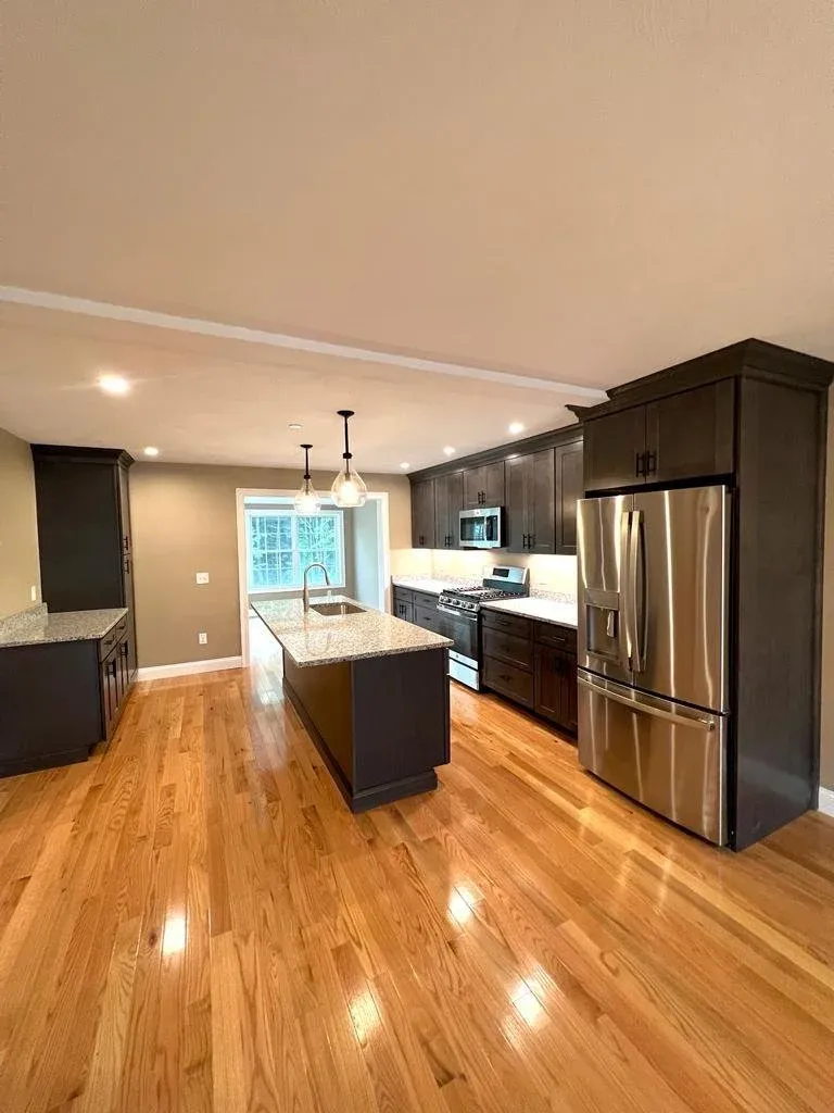 HIGH-END KITCHEN CABINETS INSTALLATION