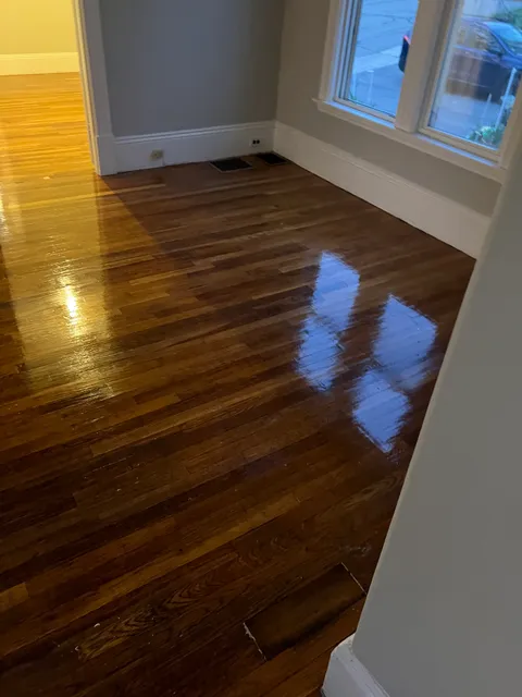 Lourenco Clean work photo