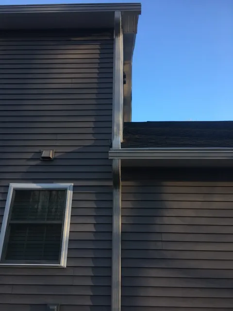 work photo from stockbridgeseamlessgutters.com