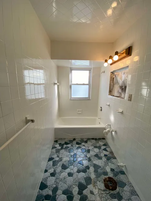 Boston Bathtub
