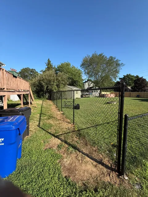 work photo from precisionfencecollc.com