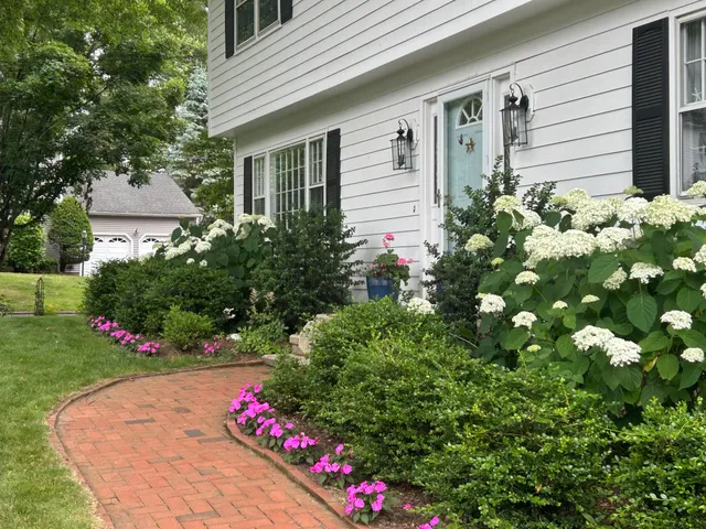 McLaughlin and Sons Landscapes work photo