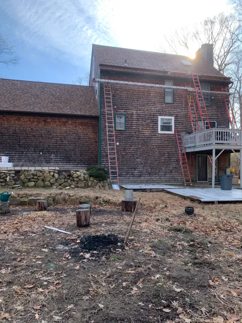 work photo from newenglandroofingri.com