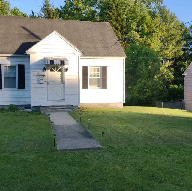Kickin grass full property maintenance work photo