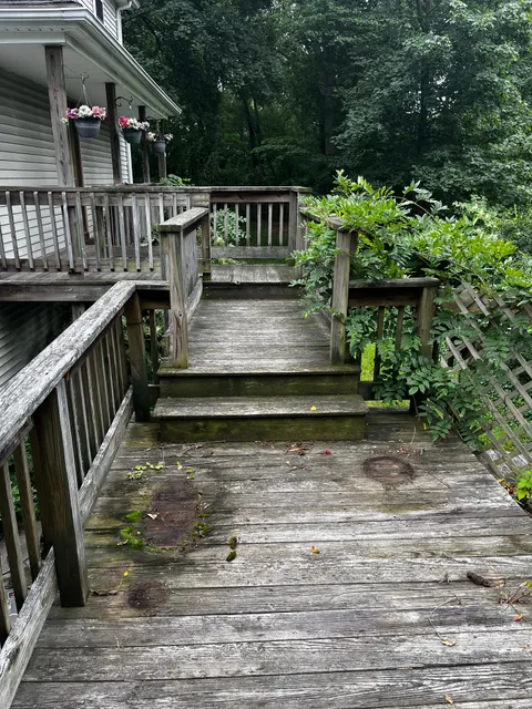Deck stairs before renovation
