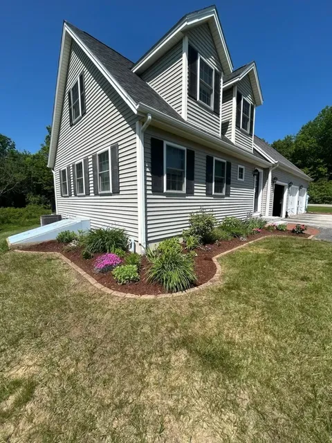 work photo from thomaslandscapingnh.com