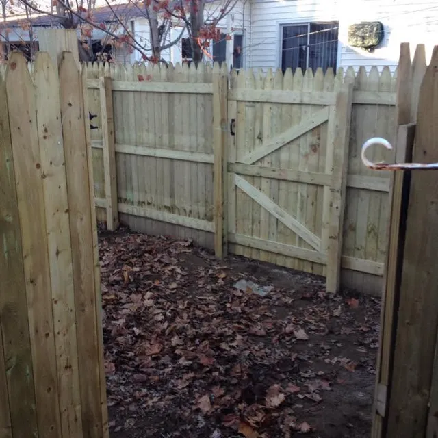 Rob Thomas Tree Service/Fence Installer researched project photo