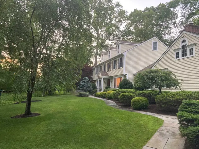 work photo from fourseason-landscaping.com