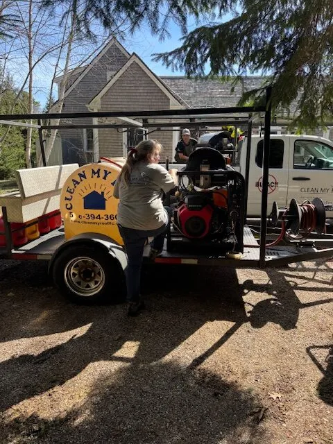 work photo from cleanmyroofllc.com