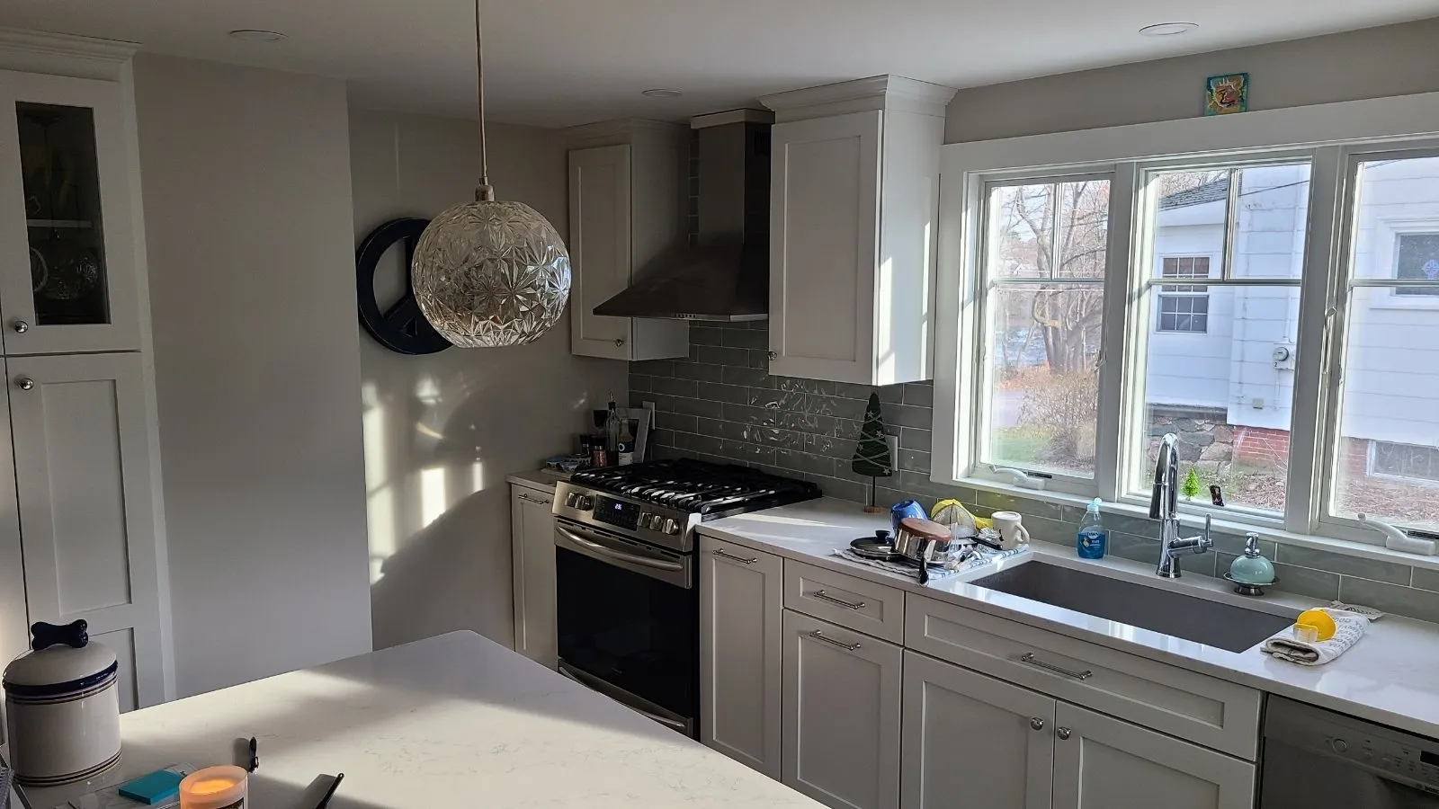 Kitchen remodel with range hood and undermount sink
