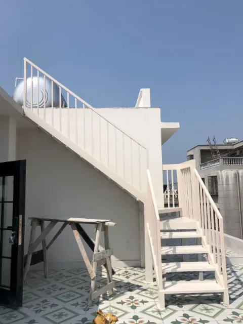 Coastal home exterior requiring deep surface restoration in Cape Cod