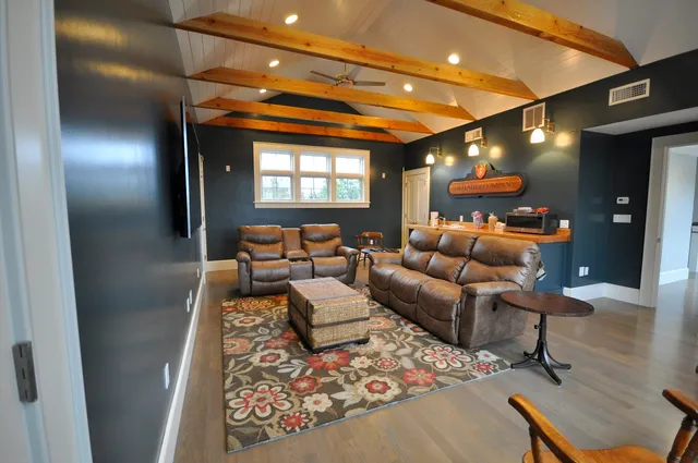Dan's Custom Hardwood Floor