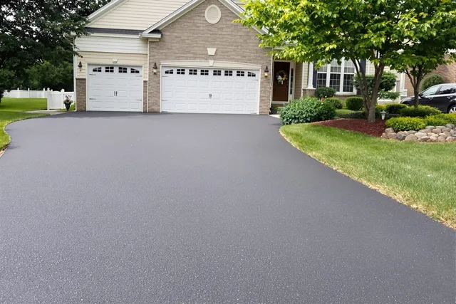 Asphalt Paving professionals at work