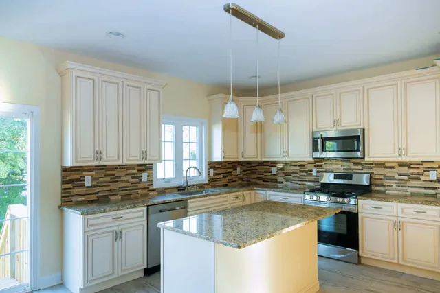 work photo from upcustomcabinets.com