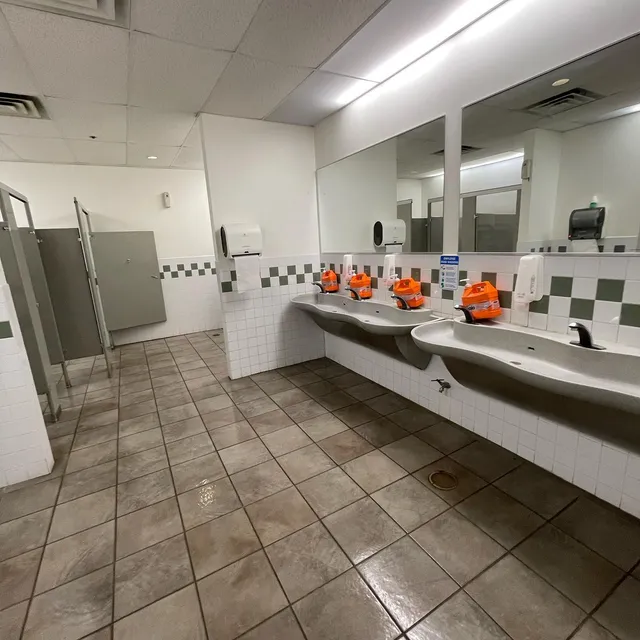 work photo from honestcommercialcleaning.com