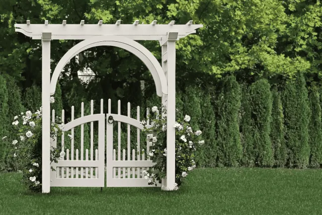 The Ambiance Kit Pergola brings the same modern louver technology as the Ambiance Elite to smaller spaces.