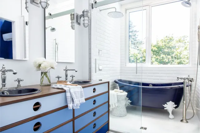 uo2020_main-bathroom-wide-77A0806_h.jpg