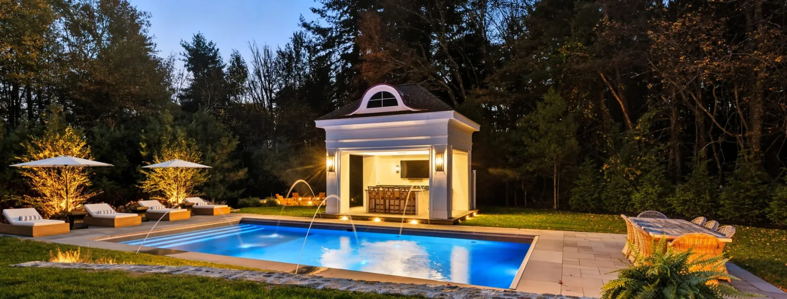 ELEVATED OUTDOOR LIVING