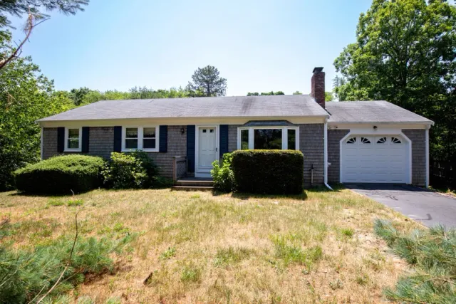 Wellfleet MA Single Family Home For Sale: $739,000